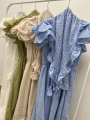 Bata perforada Maria con piquillo