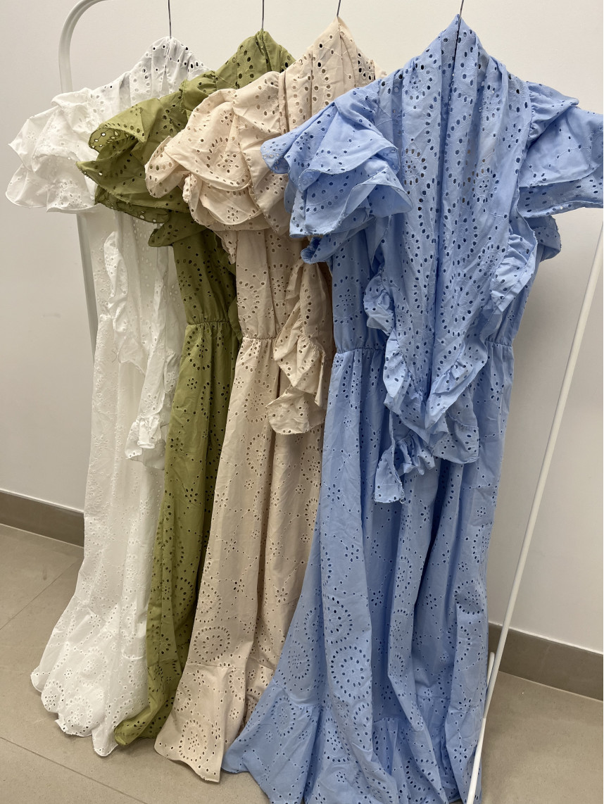 Bata perforada Maria con piquillo