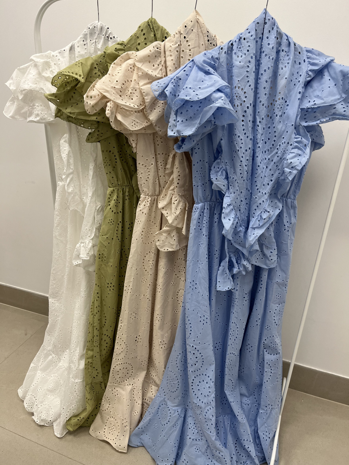 Bata perforada Maria con piquillo