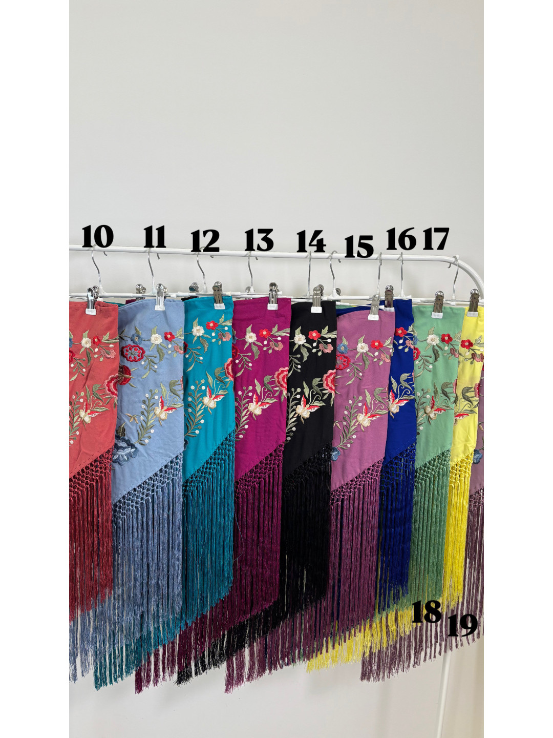 Manton flamenca fleco largo