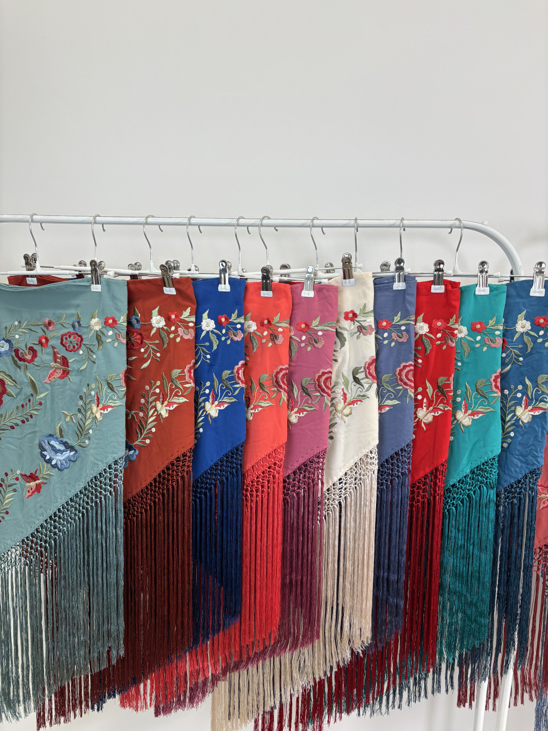 Manton flamenca fleco largo