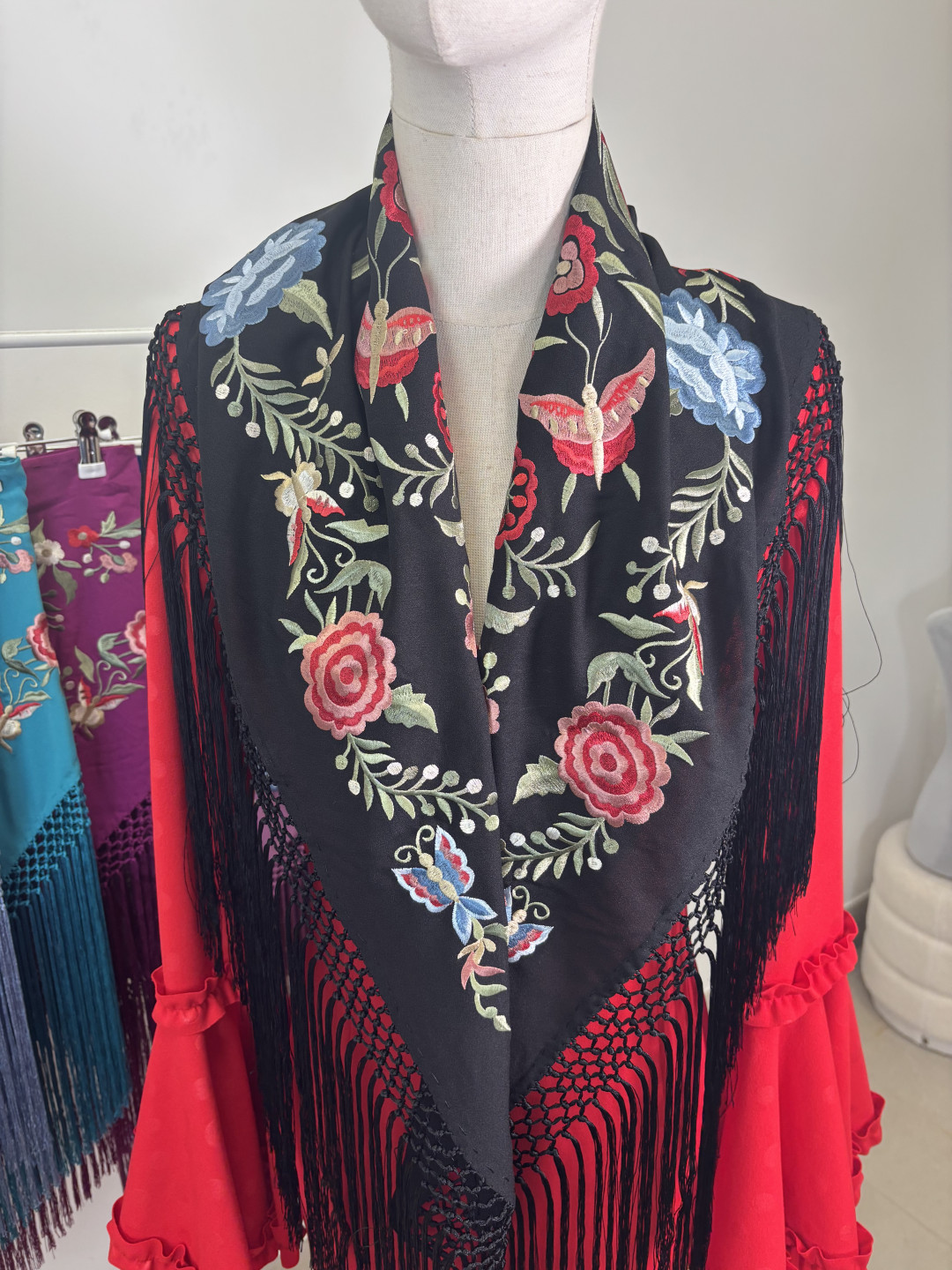 Manton flamenca fleco largo