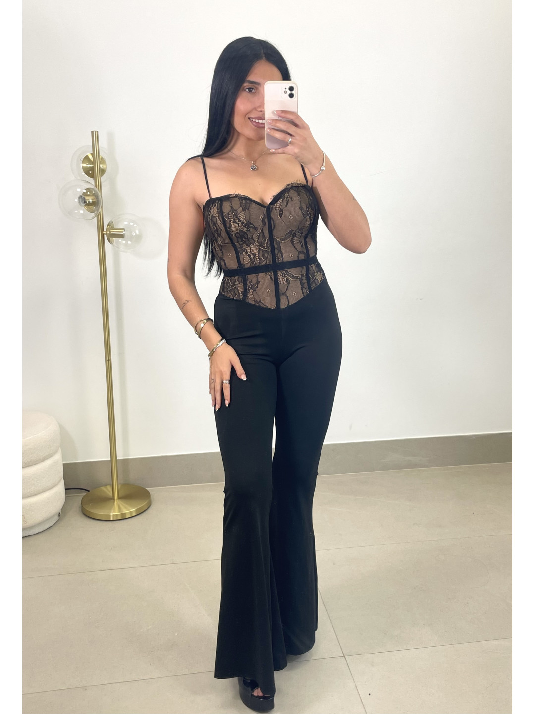 Mono detalle escote encaje beige