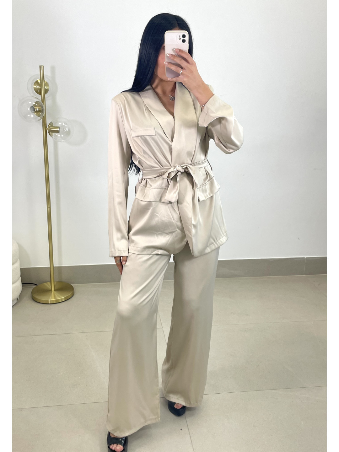 Total look Valentina beige