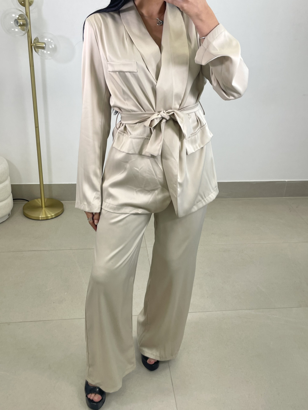 Total look Valentina beige