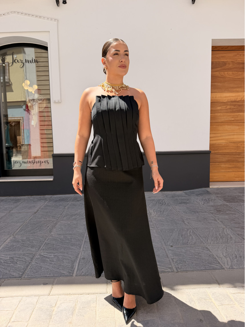 Falda vuelo capa negra