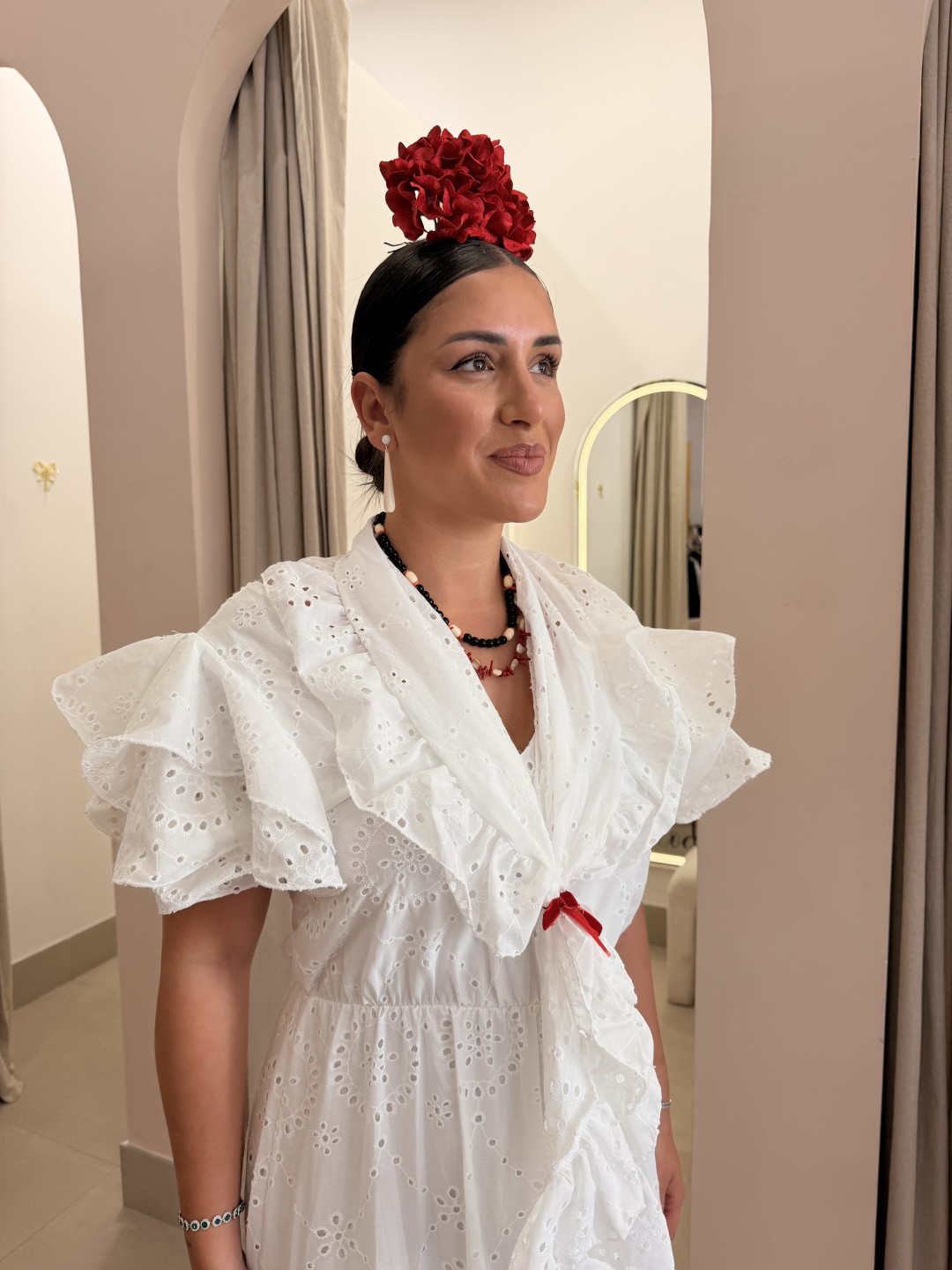 Bata perforada con piquillo Maria