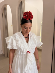 Bata perforada con piquillo Maria