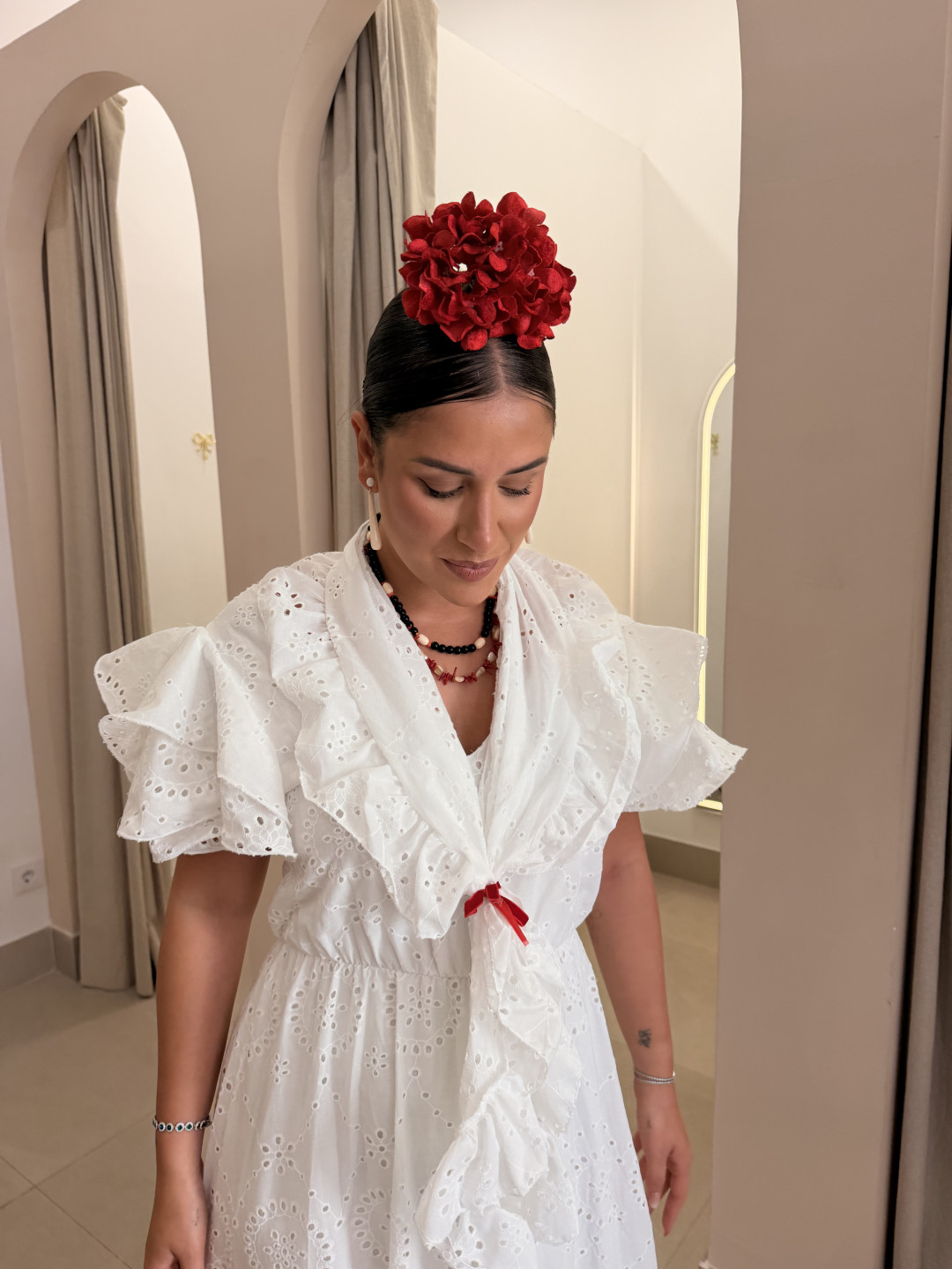 Bata perforada con piquillo Maria