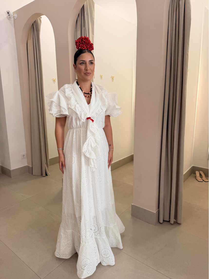 Bata perforada con piquillo Maria