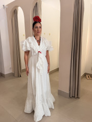 Bata perforada con piquillo Maria