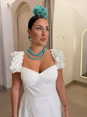 Bata quema perforada blanca