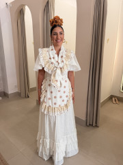 Bata perforada manga capa blanca