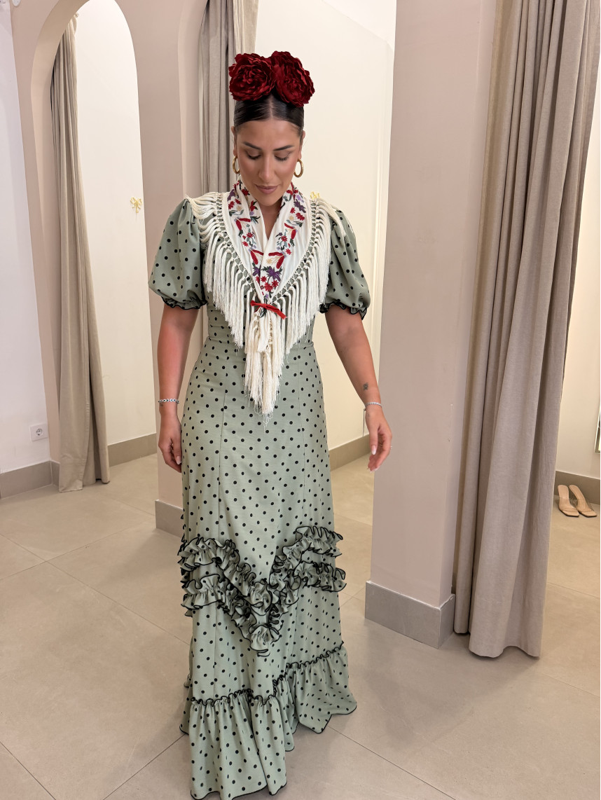 Bata marisma verde empolvado con lunar negro