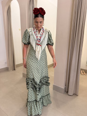 Bata marisma verde empolvado con lunar negro