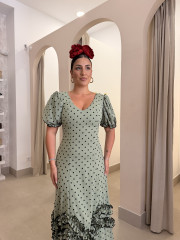 Bata marisma verde empolvado con lunar negro