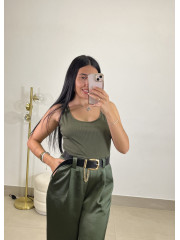 mono combinado detalle cinturon verde