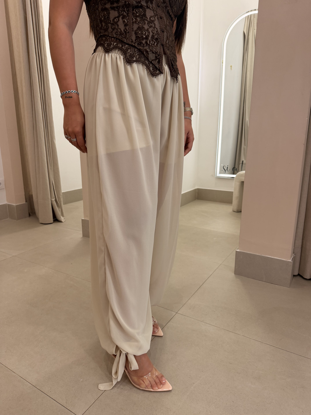 Pantalon globo semitransparente