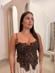 Corse detalle terciopelo chocolate