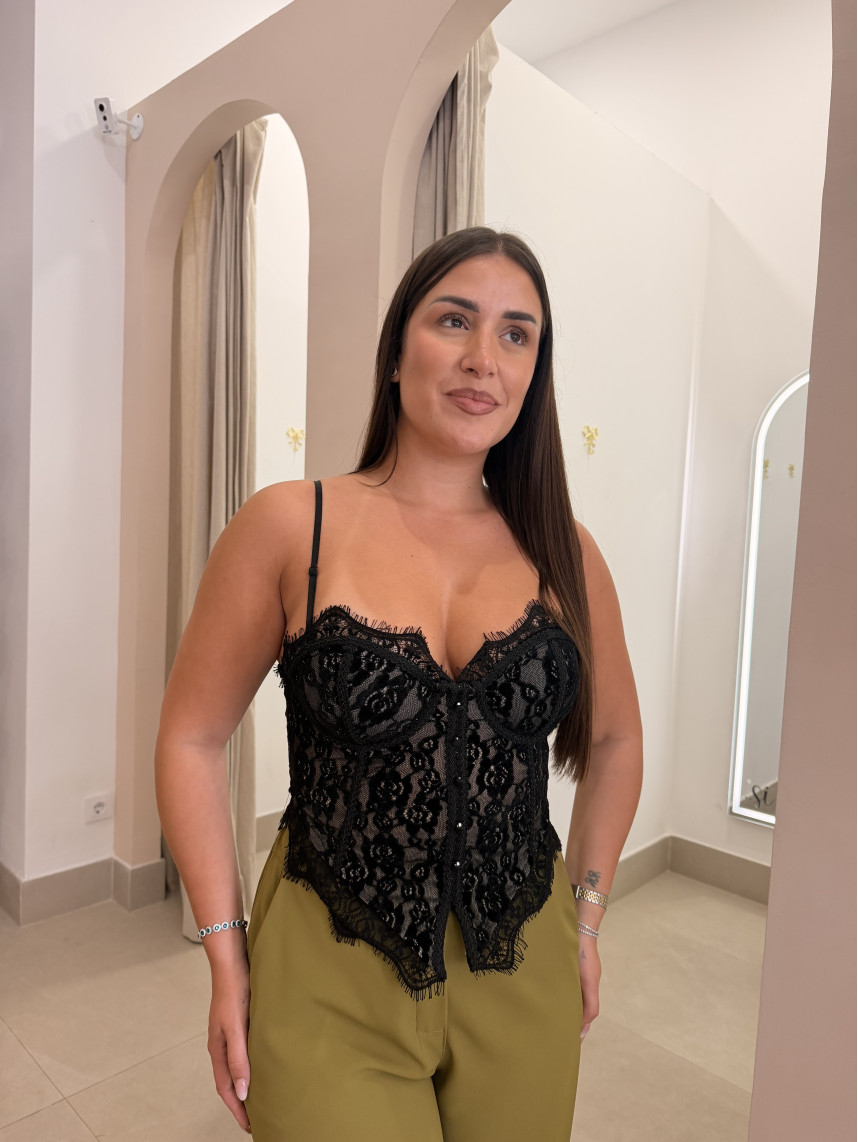 Corse detalle terciopelo negro