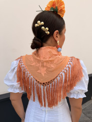 manton al tono mandarina