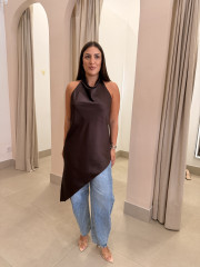 Top lencero cuello halter asimetrico