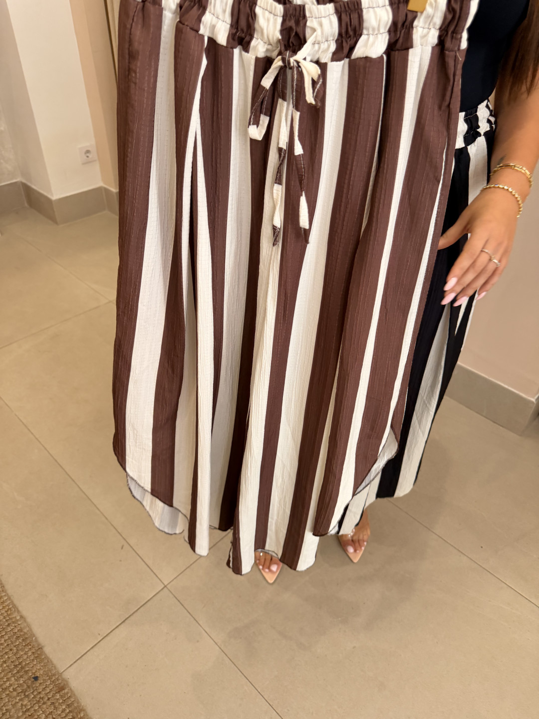 pantalon raya detalle aperturas