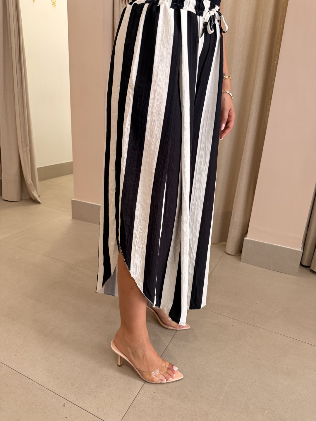 pantalon raya detalle aperturas