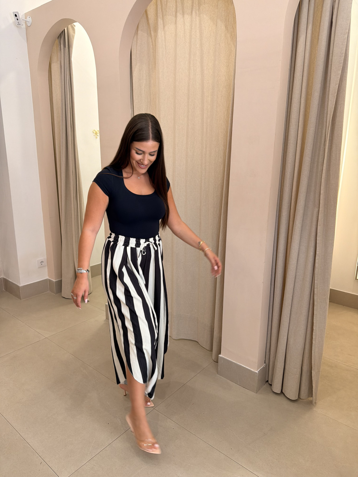 pantalon raya detalle aperturas