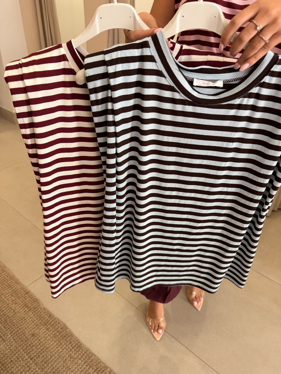 camiseta hombreras rayas