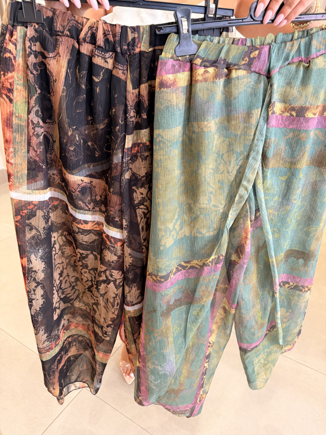 Pantalon globo seda estampado