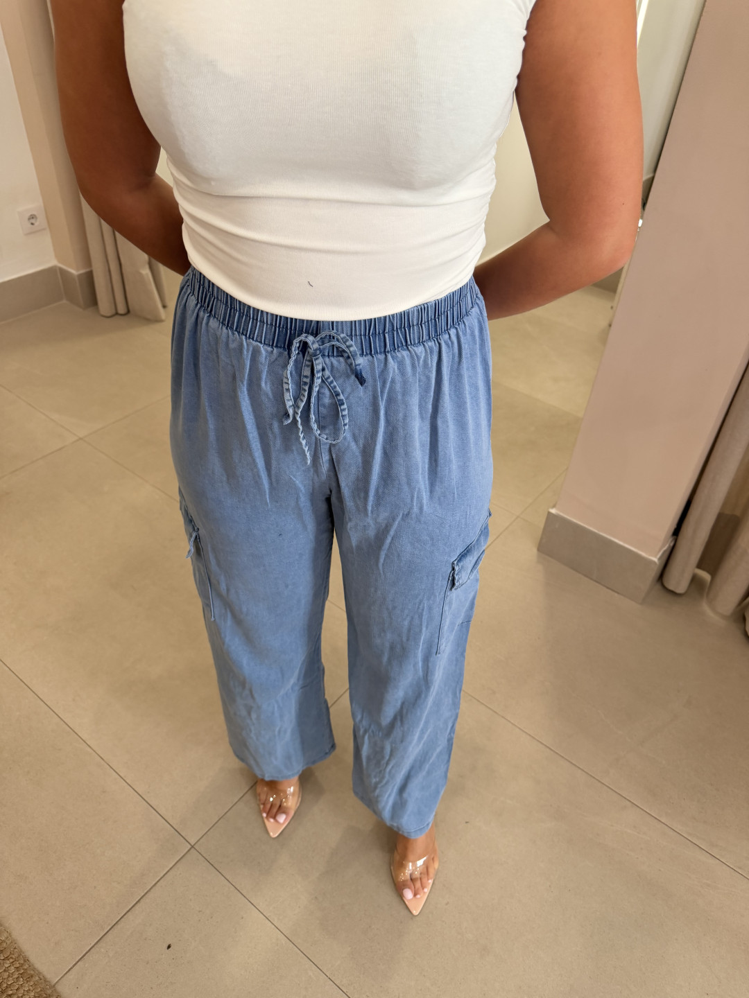 Pantalon fluido cargo