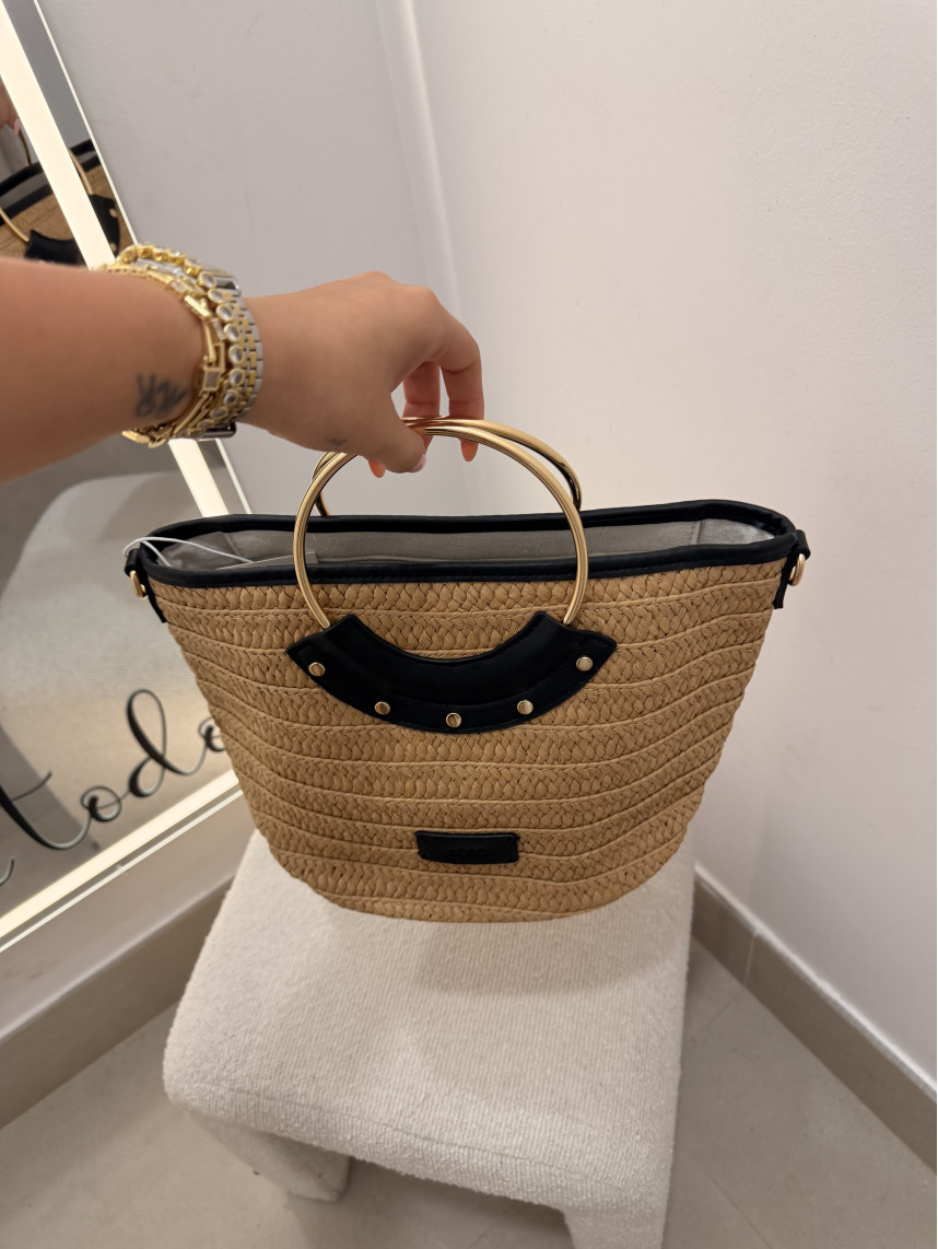 Bolso de mano detalle aro negro