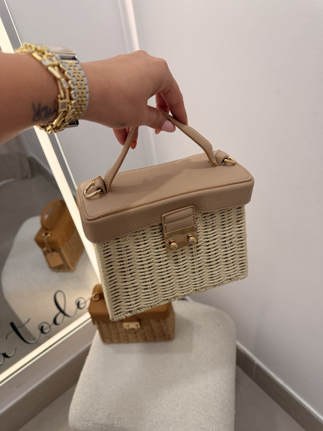 Bolso cuadrado rafia mediano