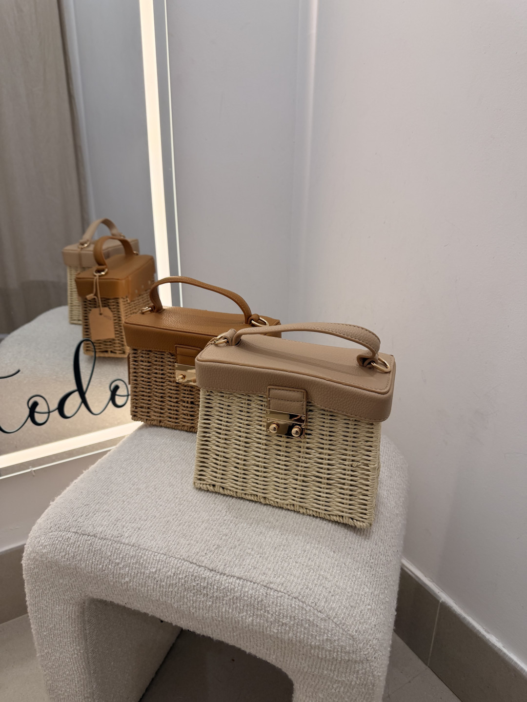 Bolso cuadrado rafia mediano