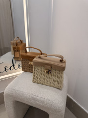 Bolso cuadrado rafia mediano