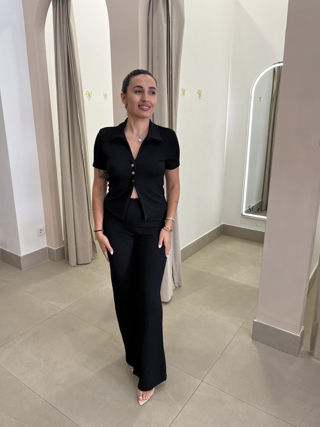 Conjunto arrugado negro