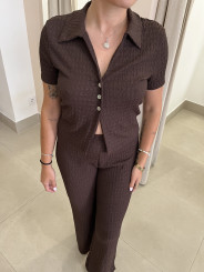 Conjunto arrugado marron oscuro