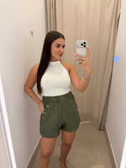 Short detalle tachuela