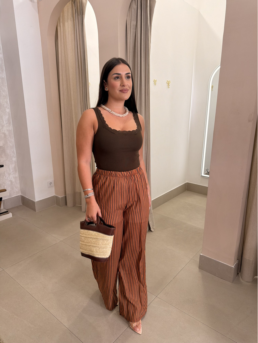 Pantalon rayas corte recto
